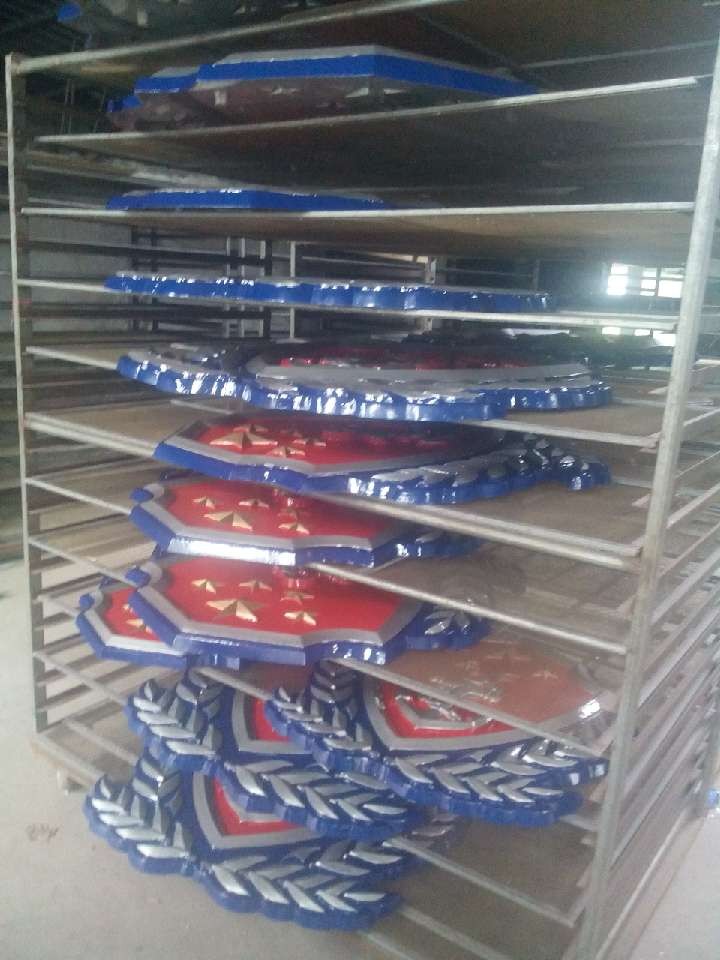 警徽的制作工艺如何影响其质量