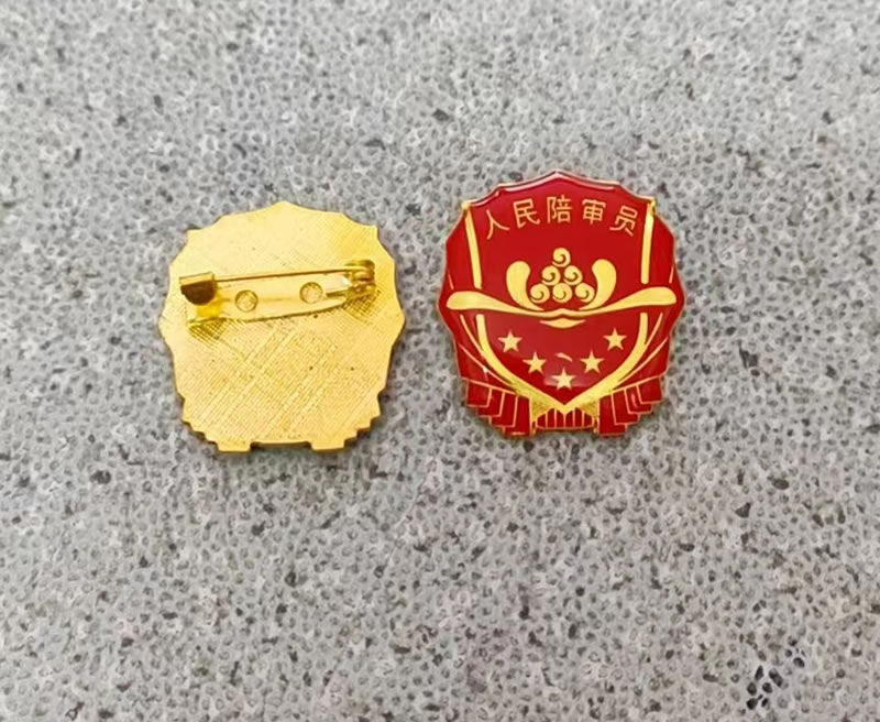 胸徽