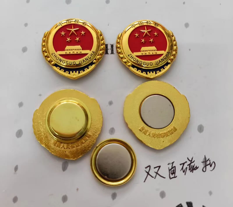 胸徽