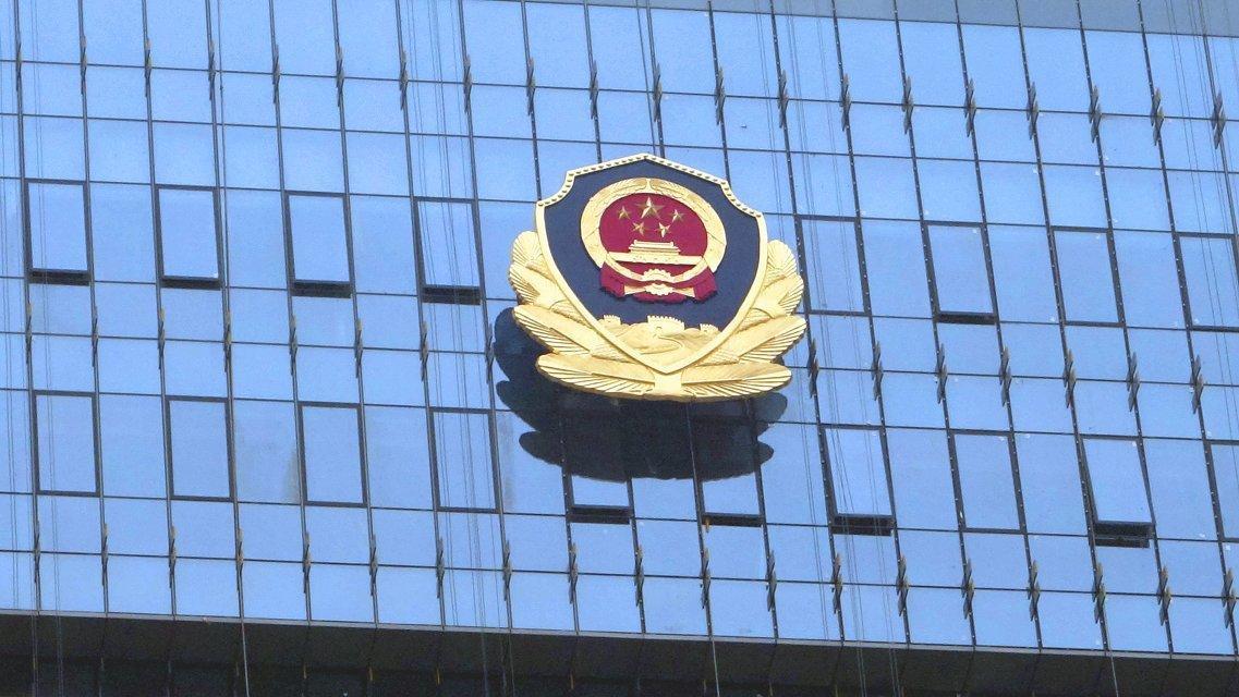 大型徽章定制的设计流程包括哪些关键步骤