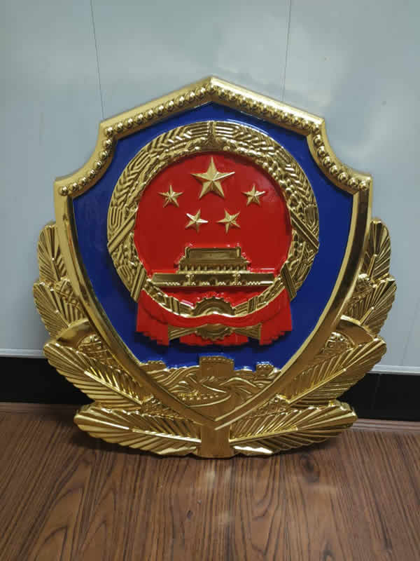 如何提高警徽的视觉效果-53